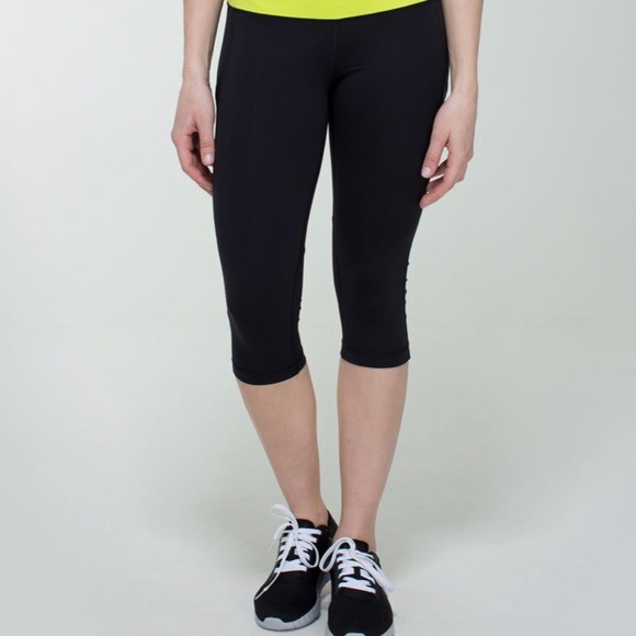 LULULEMON Cut The Crop, Black/Antidote, Size 4 - Picture 7 of 7